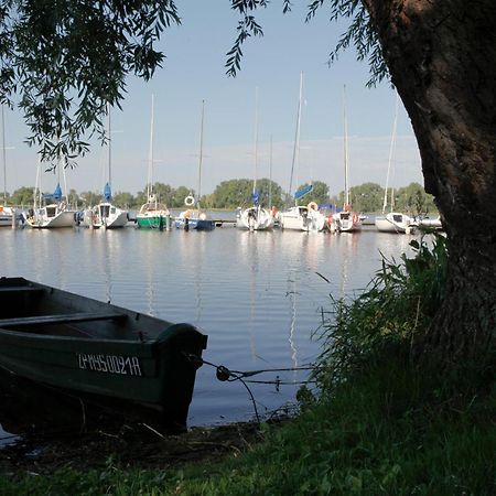 Pensjonat Nad Jeziorem Hotel Myślibórz Kültér fotó